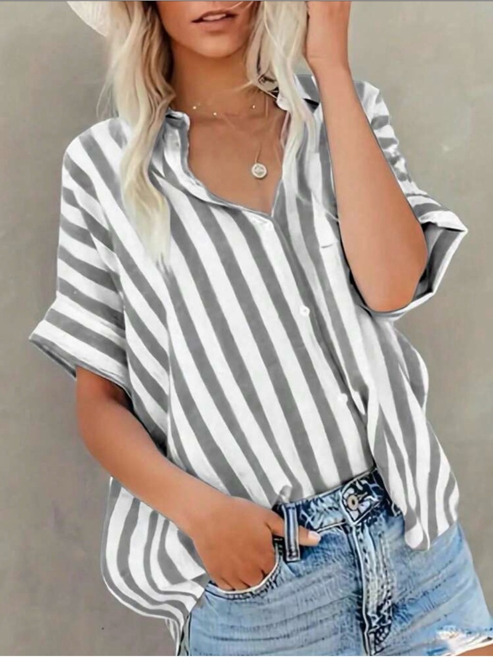 Striped Button-Down Short Sleeve Top in Gray and White Large